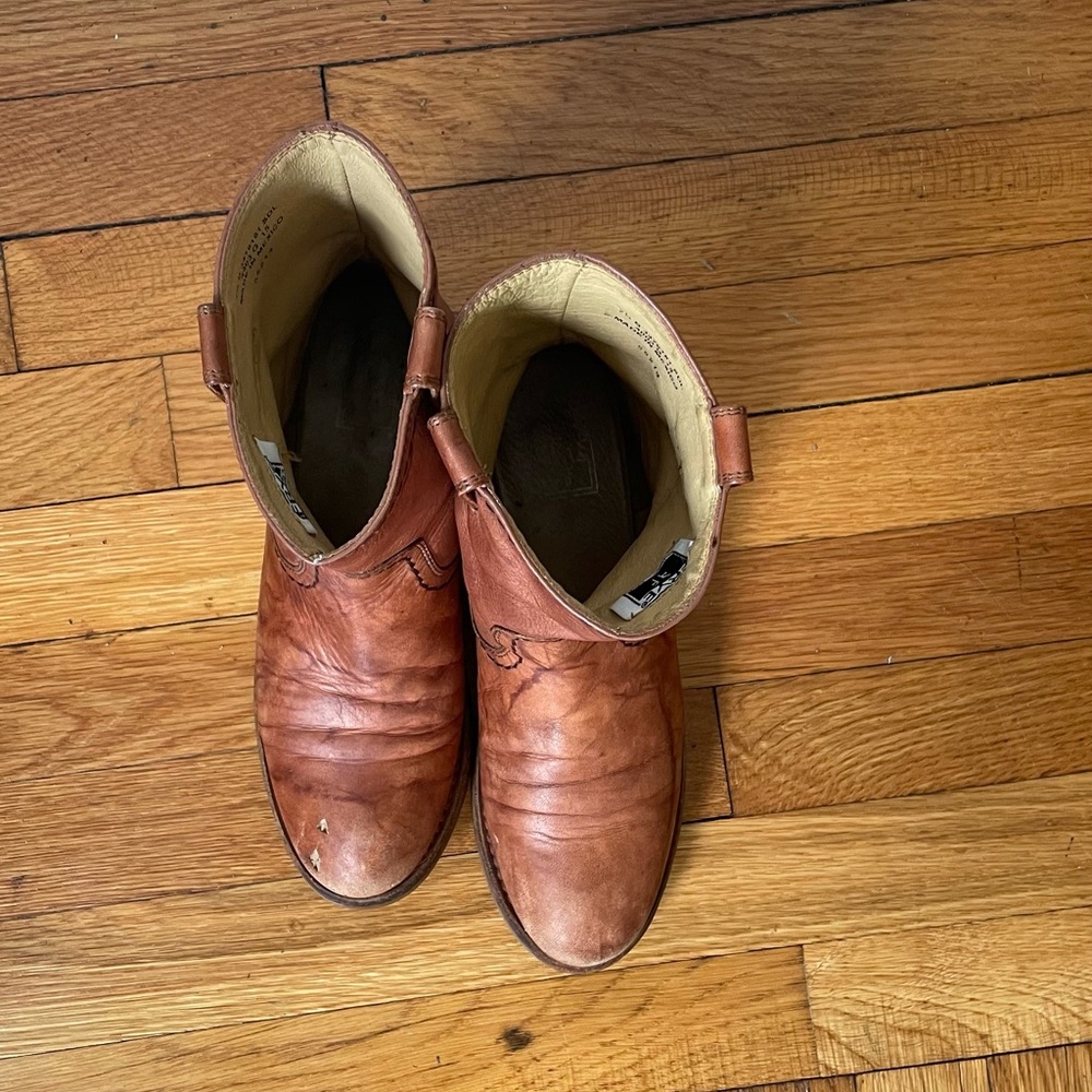 Women’s Frye Ankle Boots - Picture 5 of 8